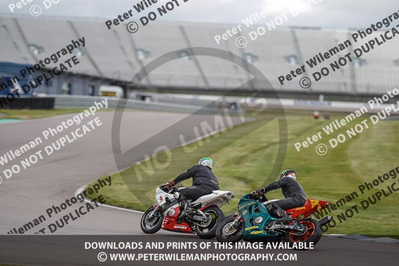 Rockingham no limits trackday;enduro digital images;event digital images;eventdigitalimages;no limits trackdays;peter wileman photography;racing digital images;rockingham raceway northamptonshire;rockingham trackday photographs;trackday digital images;trackday photos